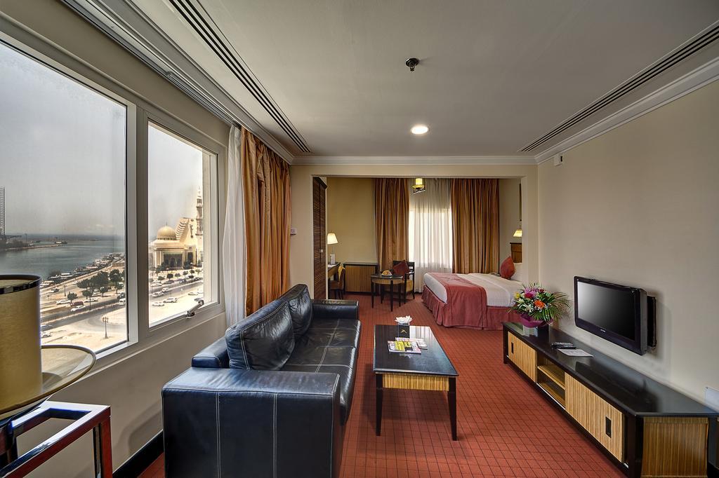 Rayan Hotel Corniche Sharjah Exterior photo