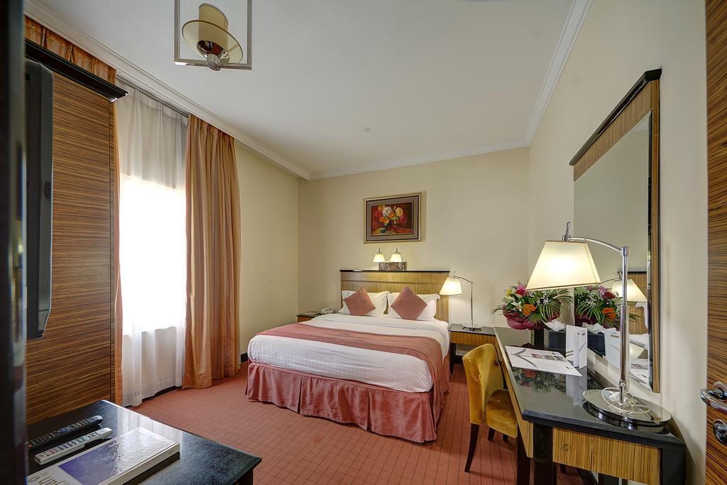 Rayan Hotel Corniche Sharjah Exterior photo